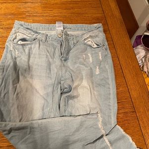 Time and Tru subtly destroyed cropped jeans